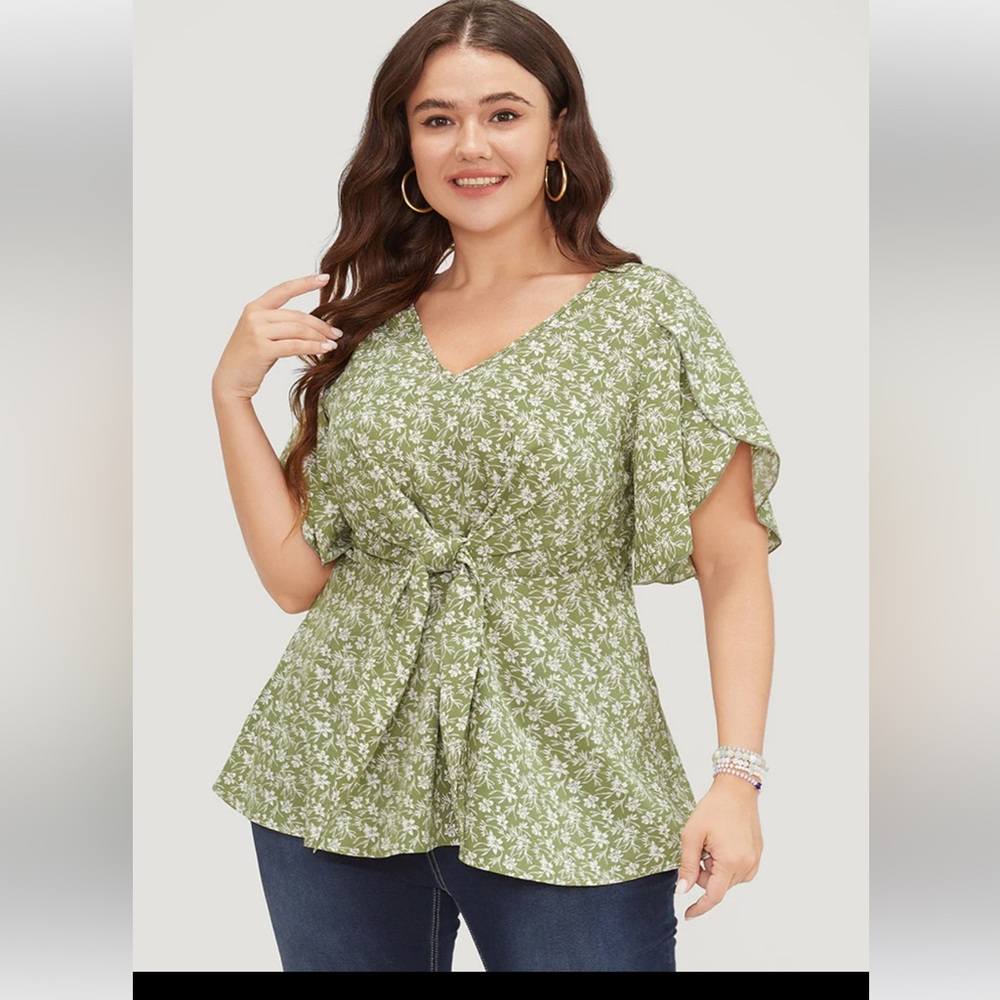 Bloomchic moss Ditsy Floral Split Petal Sleeve Tie Front Blouse Size 22/24 3x - Picture 2 of 5